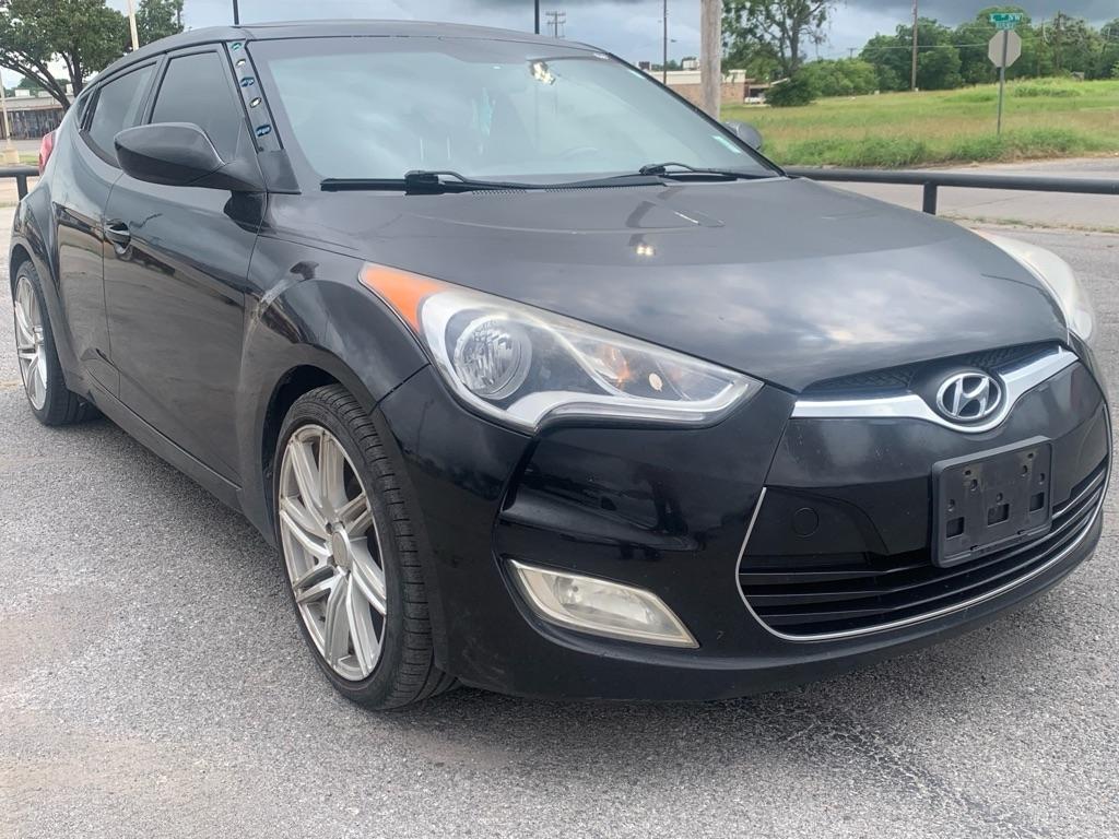 2016 Hyundai Veloster Base 6MT