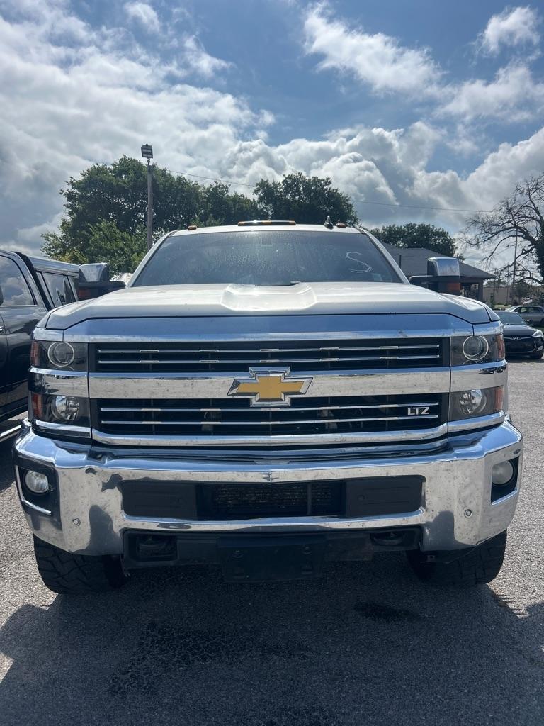 2015 Chevrolet Silverado 3500HD LTZ Crew Cab 4WD