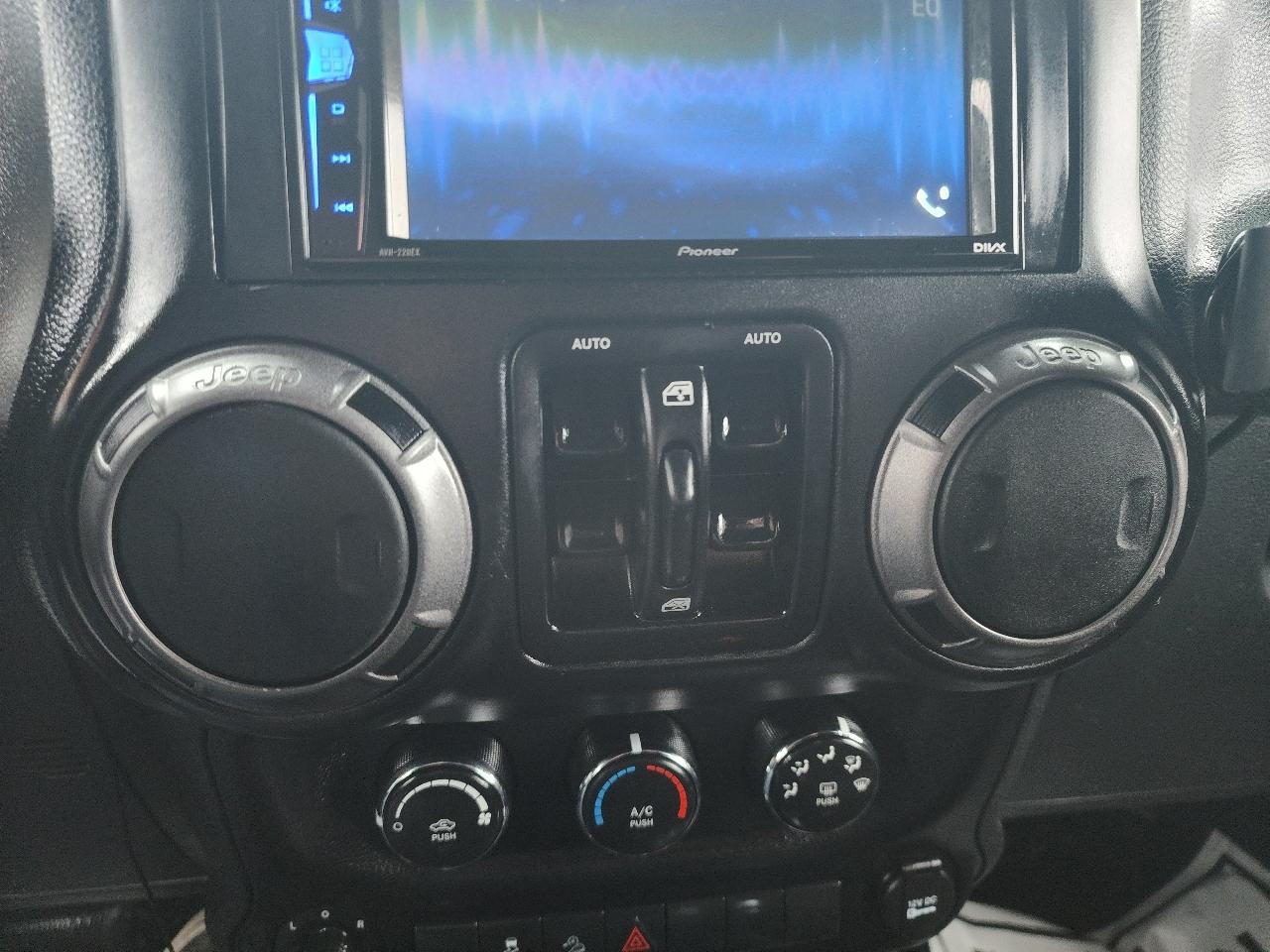 Jeep Wrangler Unlimited Sport 4WD 2015