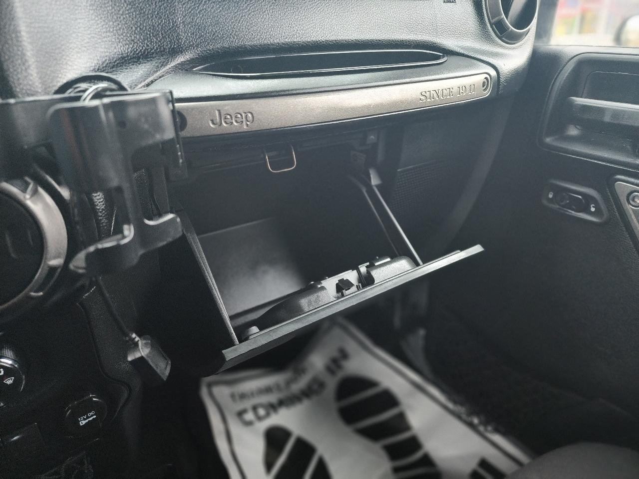 Jeep Wrangler Unlimited Sport 4WD 2015