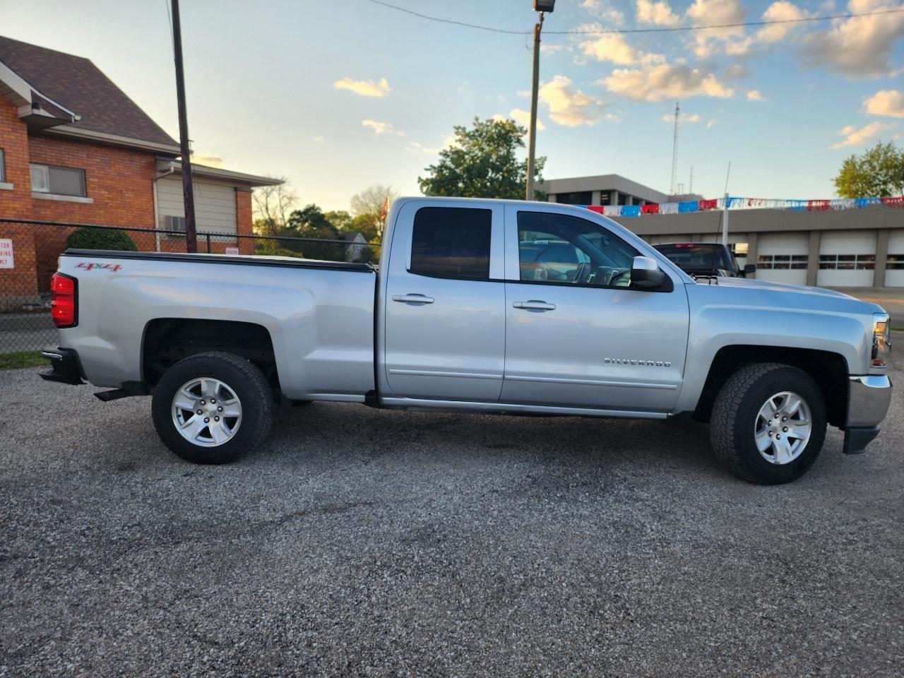 Chevrolet Silverado 1500 LT Double Cab 4WD 2016