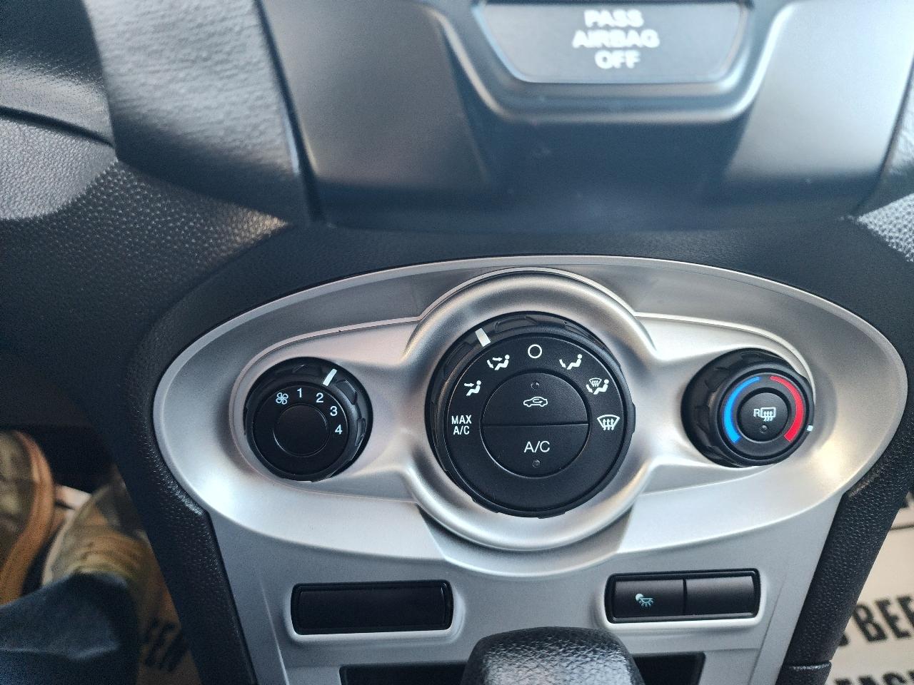 Ford Fiesta SE Sedan 2017