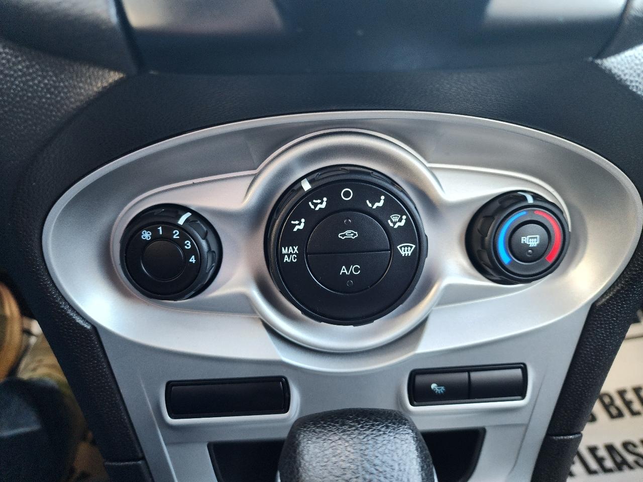 Ford Fiesta SE Sedan 2017