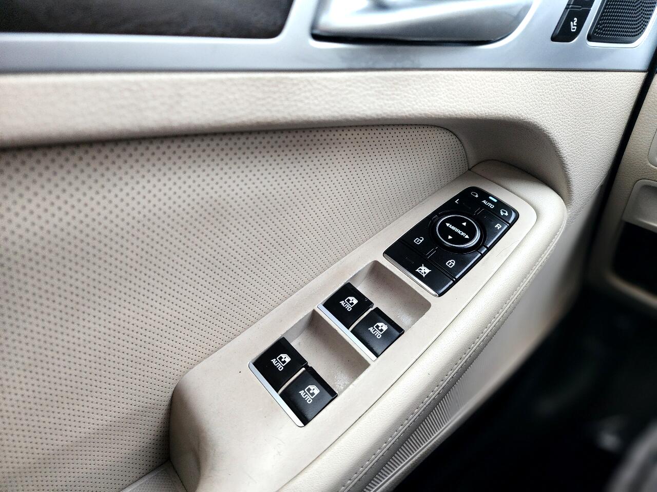 Hyundai Genesis 3.8L 2015