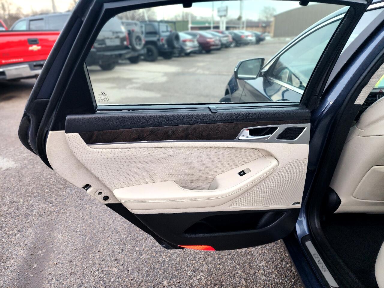 Hyundai Genesis 3.8L 2015