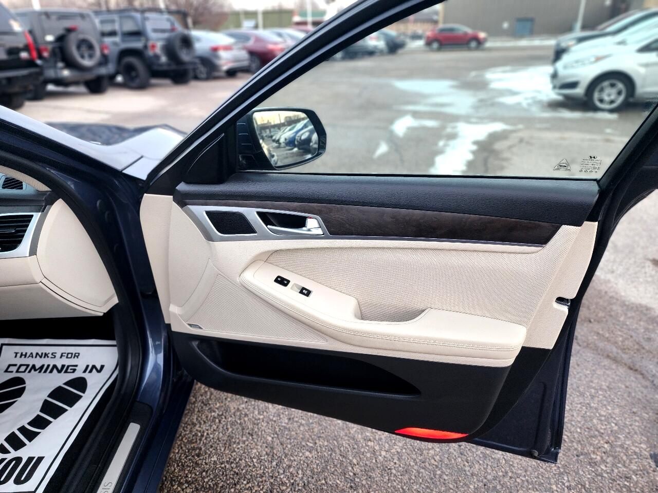 Hyundai Genesis 3.8L 2015