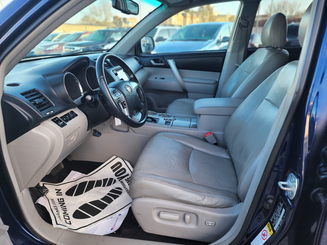 Toyota Highlander Base 4WD 2013