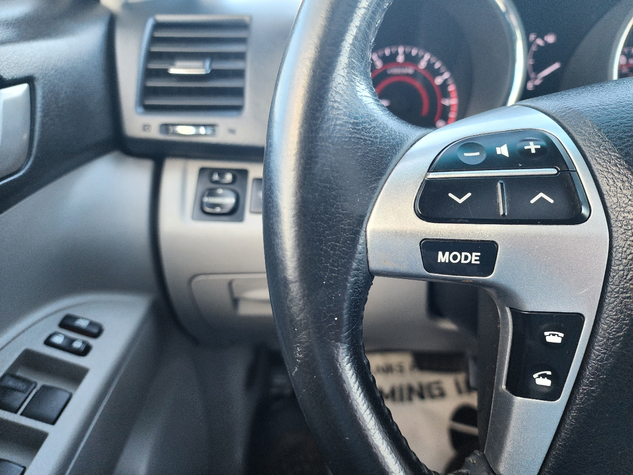 Toyota Highlander Base 4WD 2013