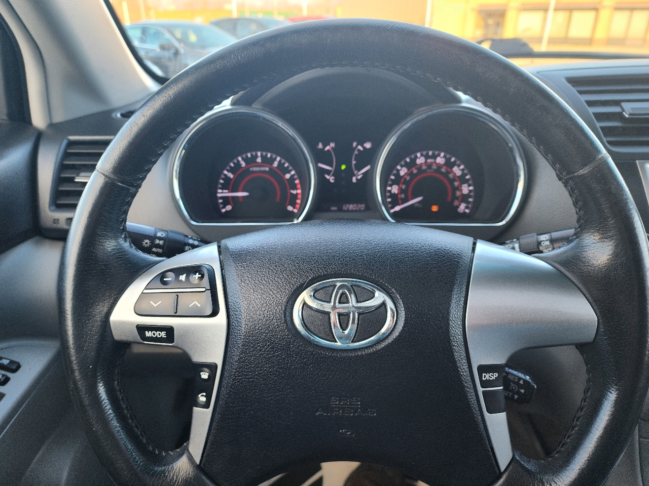 Toyota Highlander Base 4WD 2013