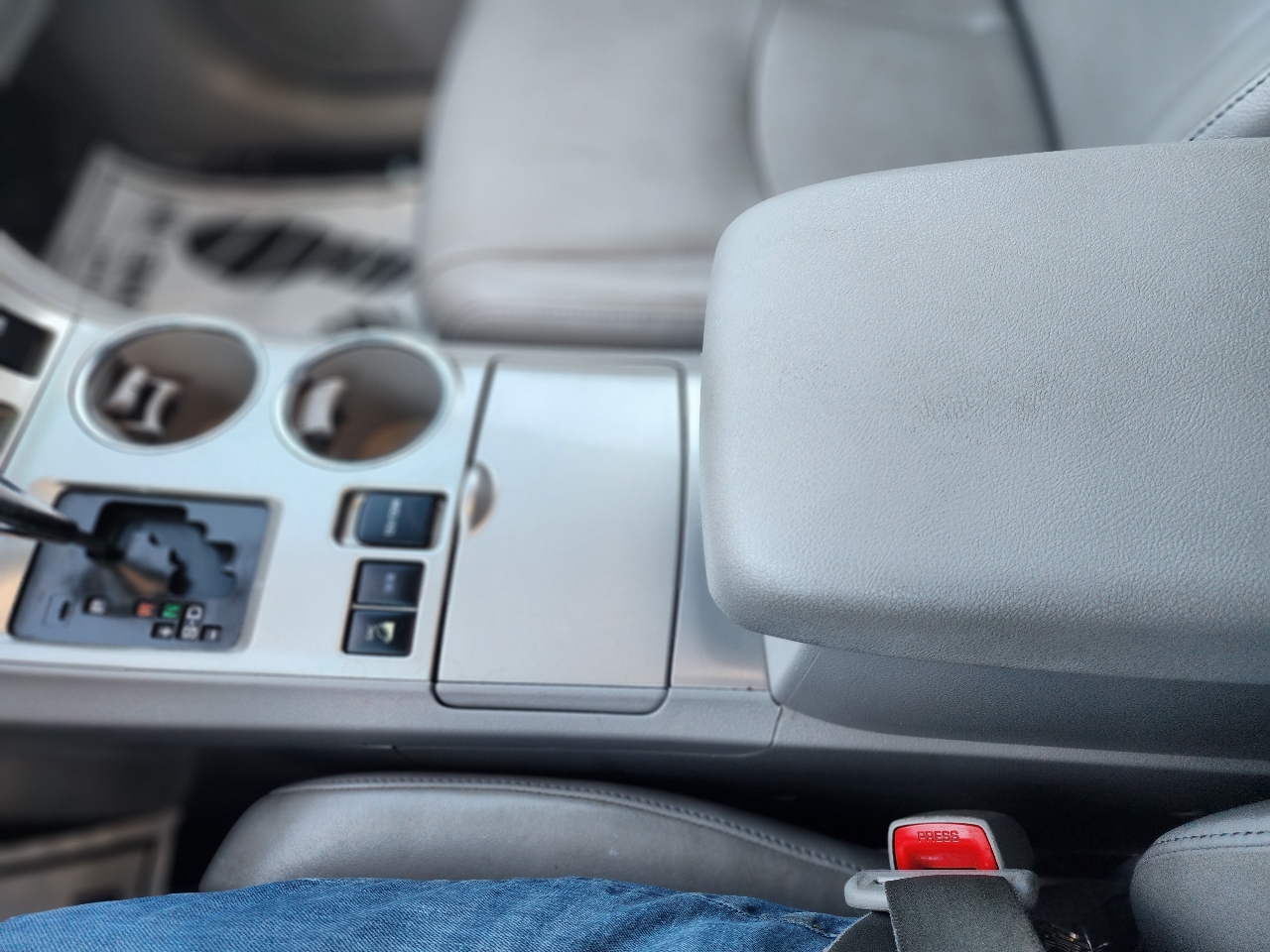 Toyota Highlander Base 4WD 2013