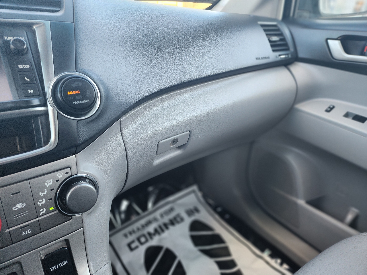 Toyota Highlander Base 4WD 2013