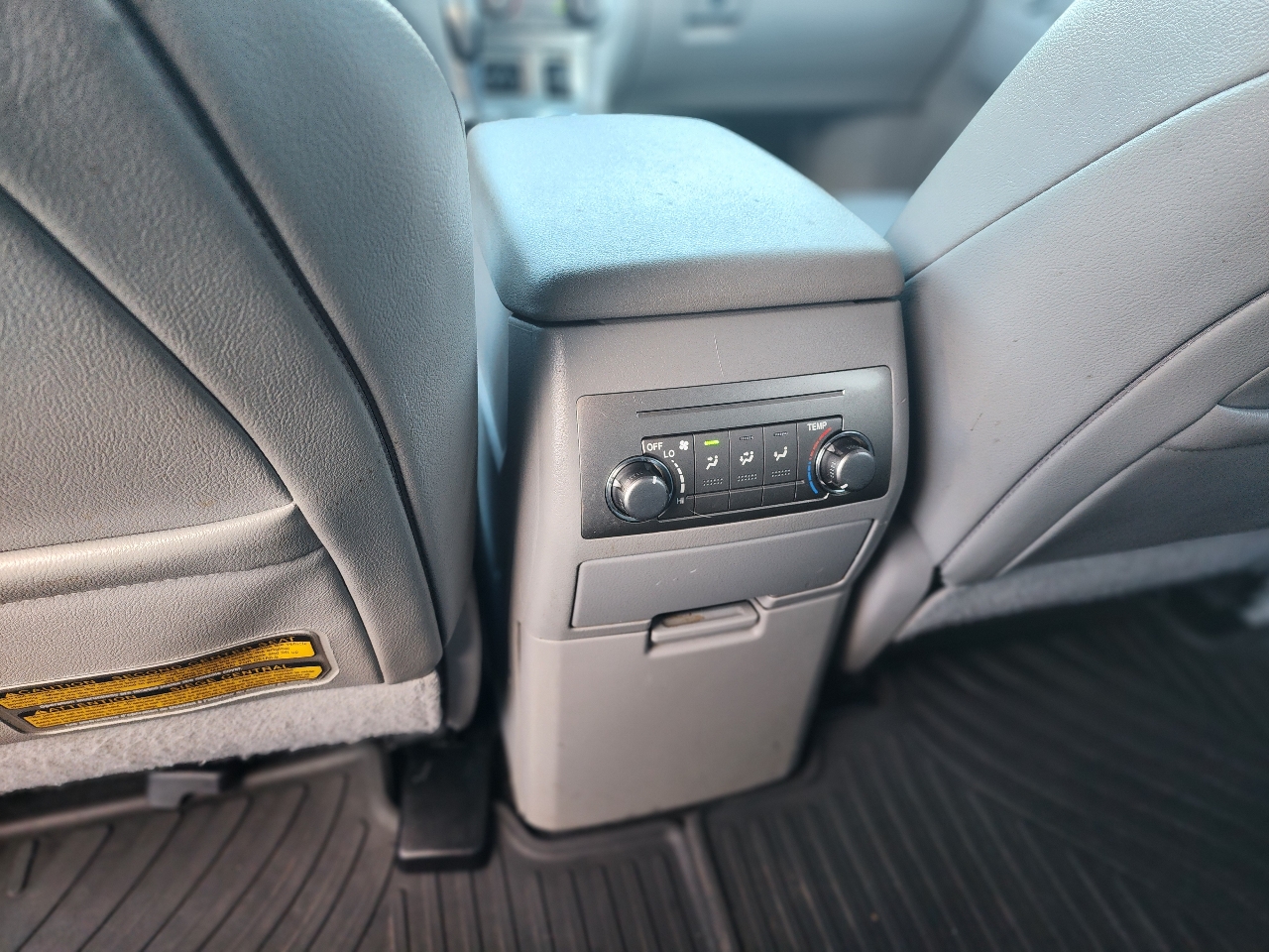 Toyota Highlander Base 4WD 2013