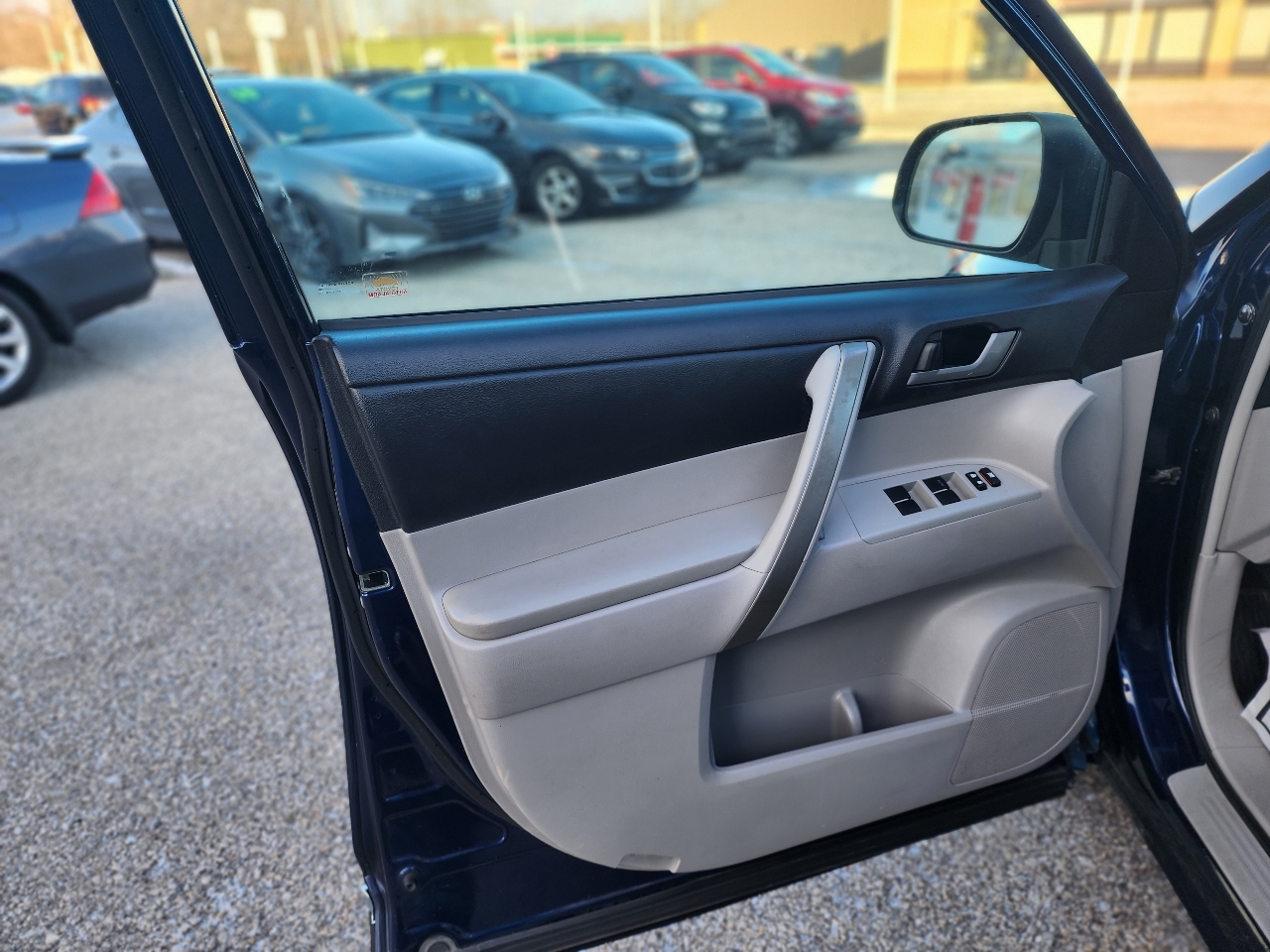 Toyota Highlander Base 4WD 2013