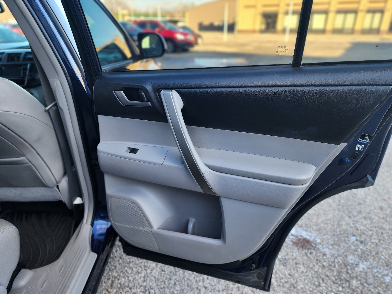 Toyota Highlander Base 4WD 2013