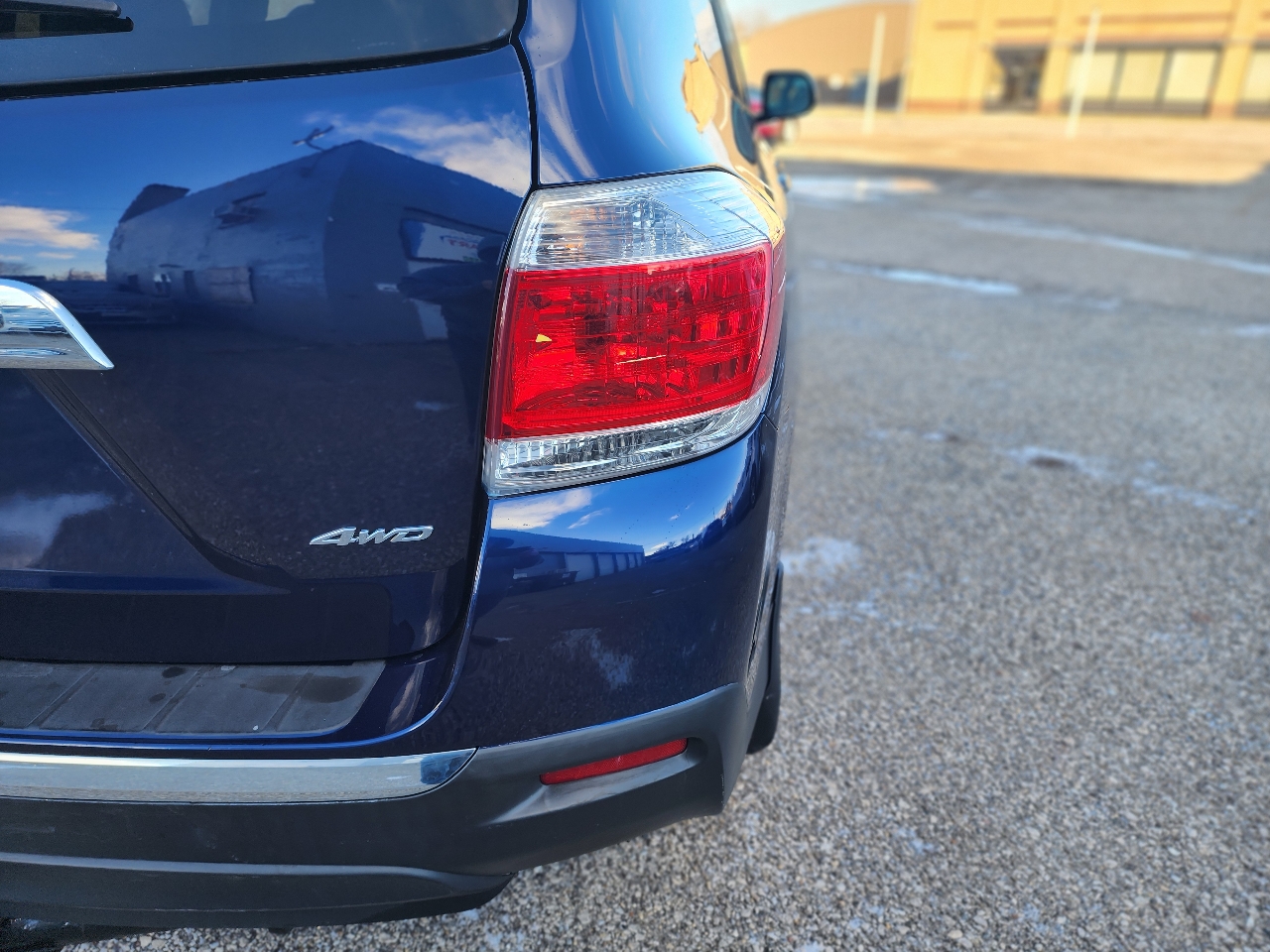 Toyota Highlander Base 4WD 2013