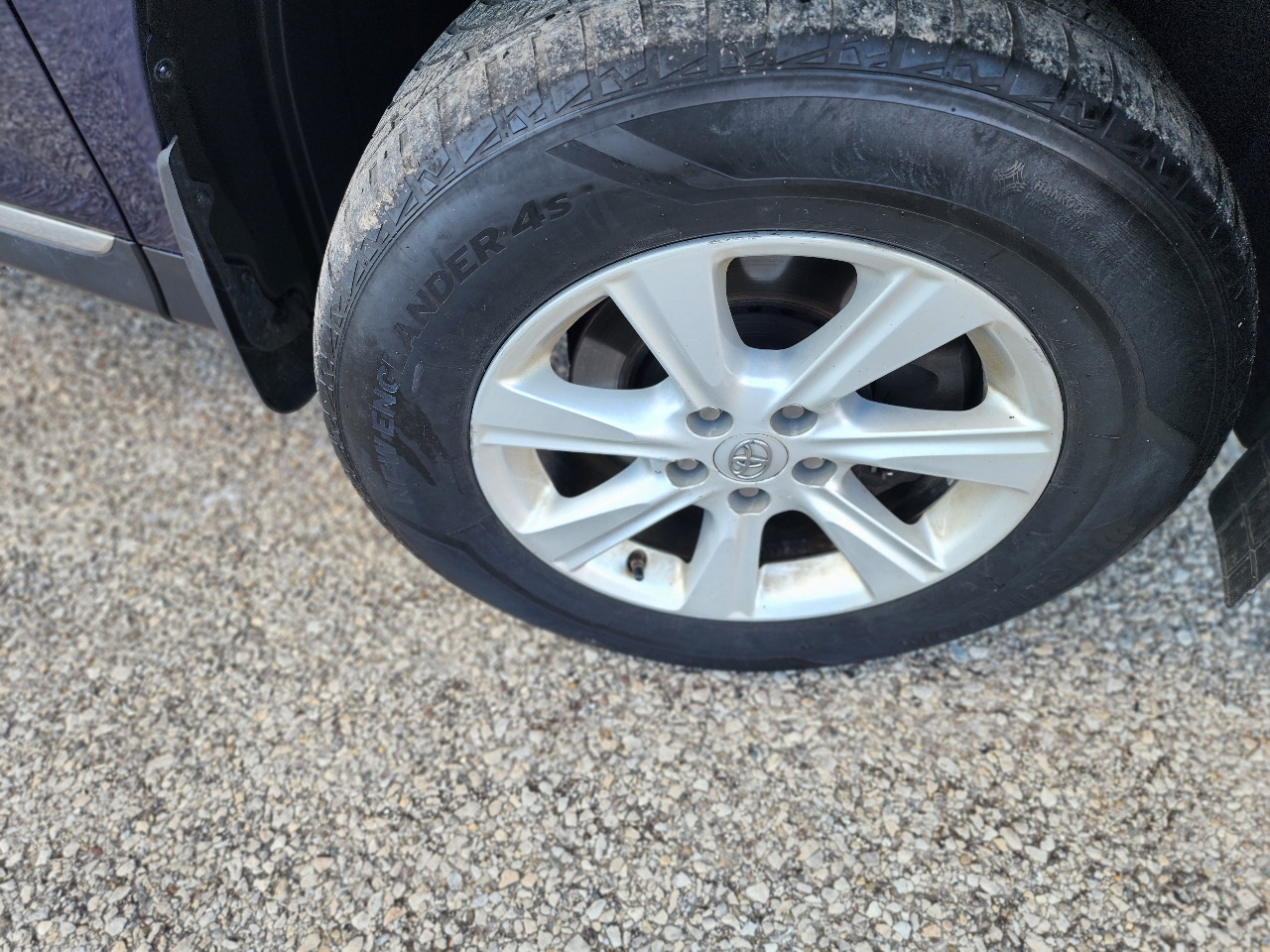 Toyota Highlander Base 4WD 2013