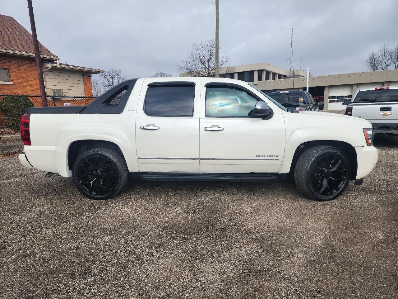 Chevrolet Avalanche LTZ 4WD 2010