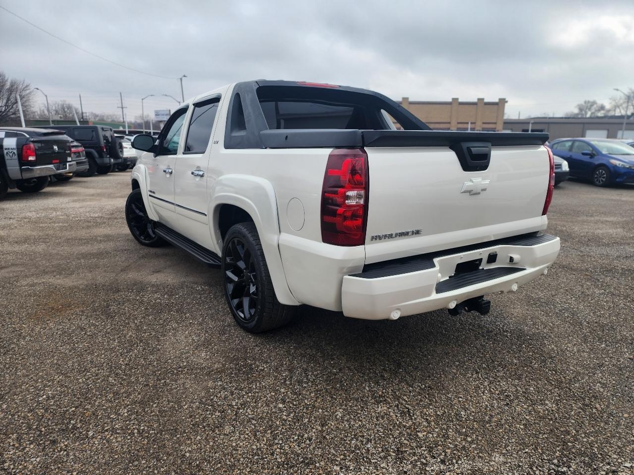 Chevrolet Avalanche LTZ 4WD 2010