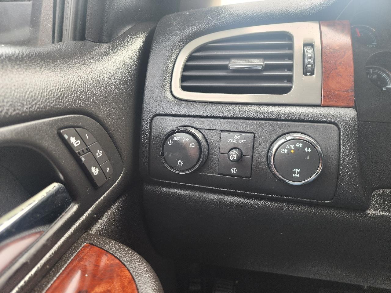 Chevrolet Avalanche LTZ 4WD 2010