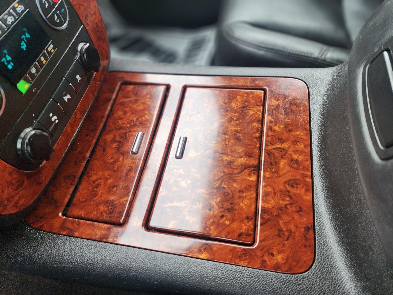 Chevrolet Avalanche LTZ 4WD 2010