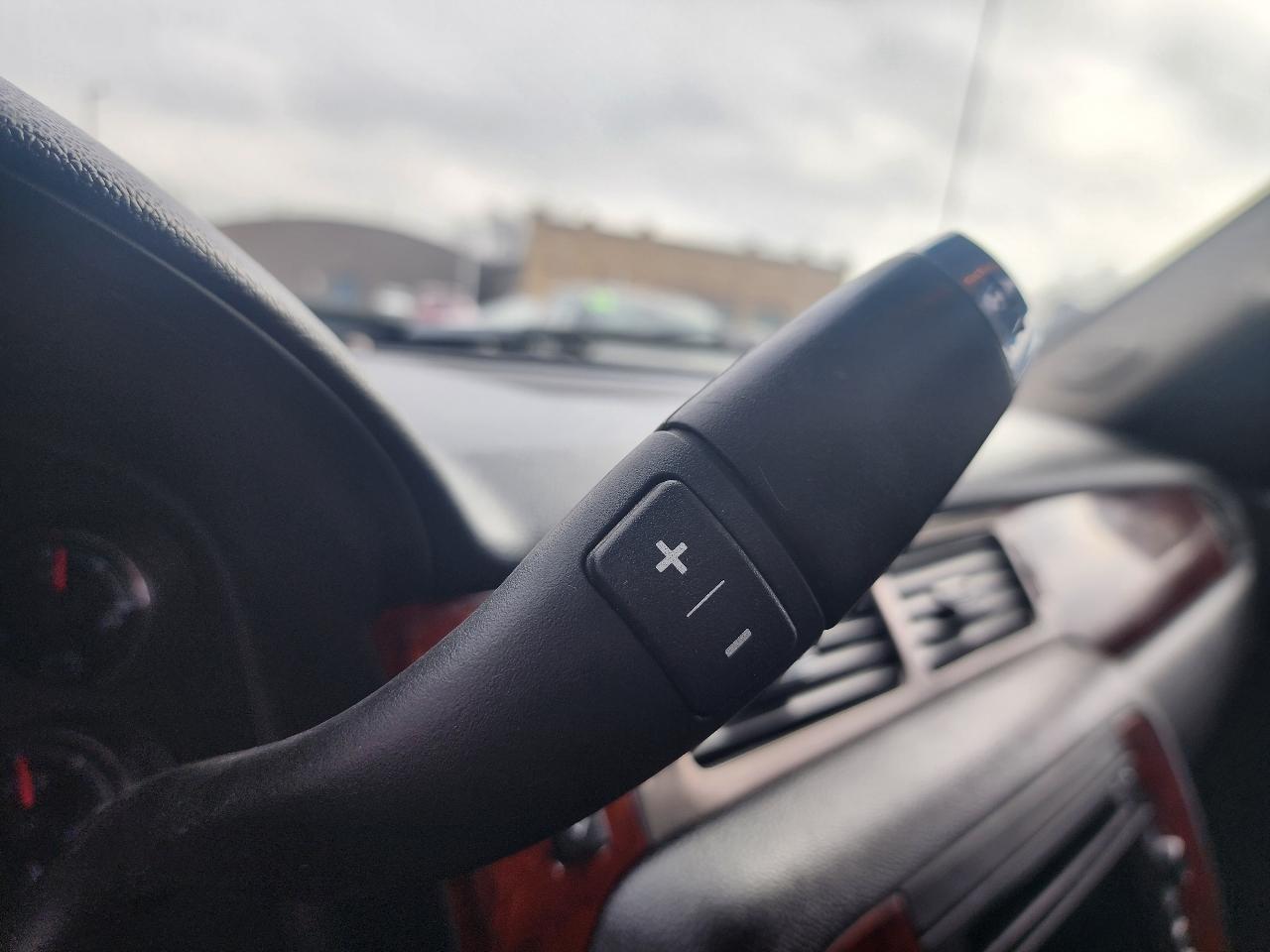 Chevrolet Avalanche LTZ 4WD 2010