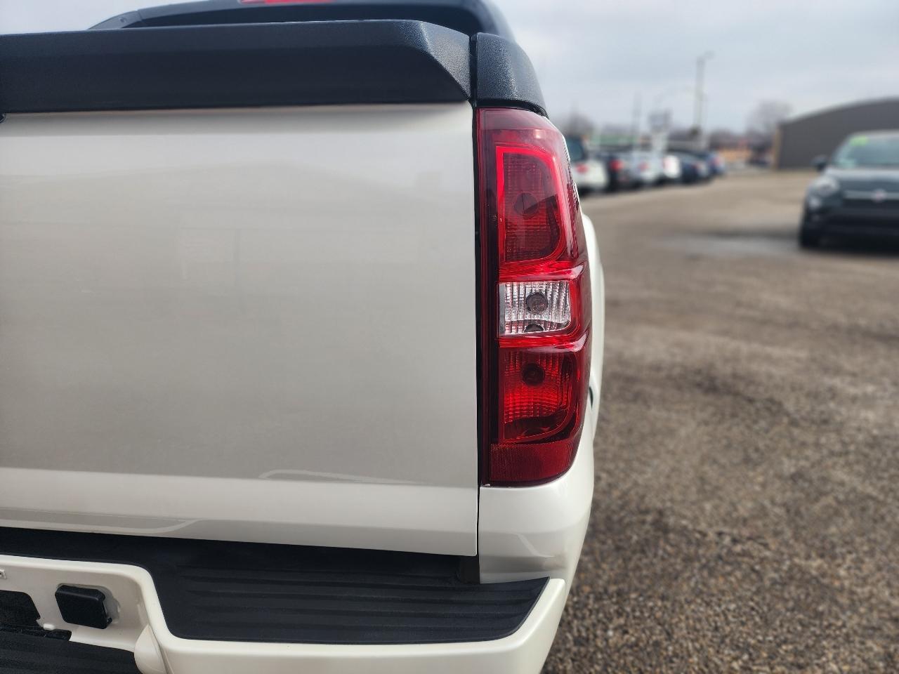 Chevrolet Avalanche LTZ 4WD 2010