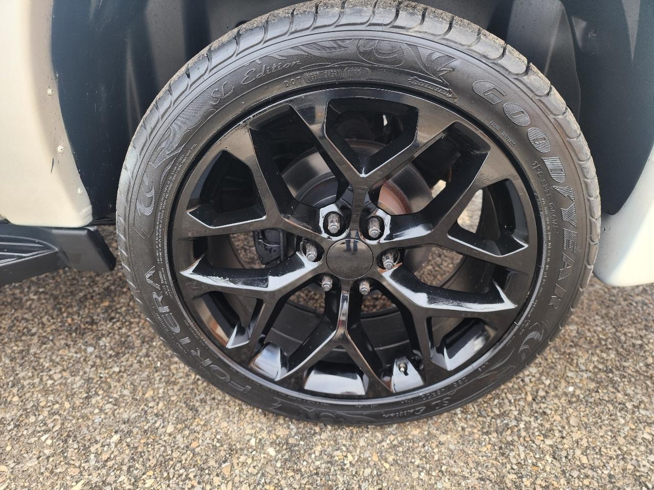 Chevrolet Avalanche LTZ 4WD 2010