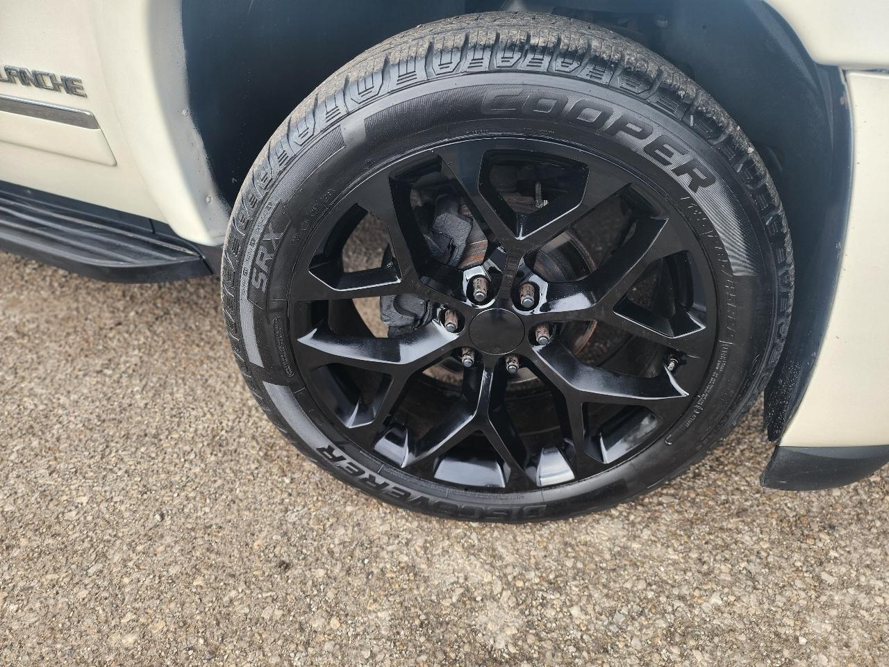 Chevrolet Avalanche LTZ 4WD 2010