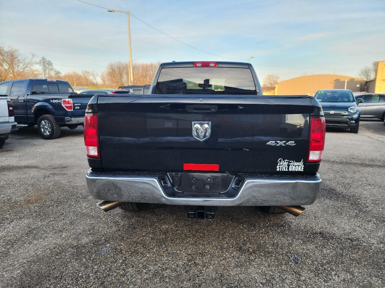 RAM 1500 Tradesman Quad Cab 4WD 2016