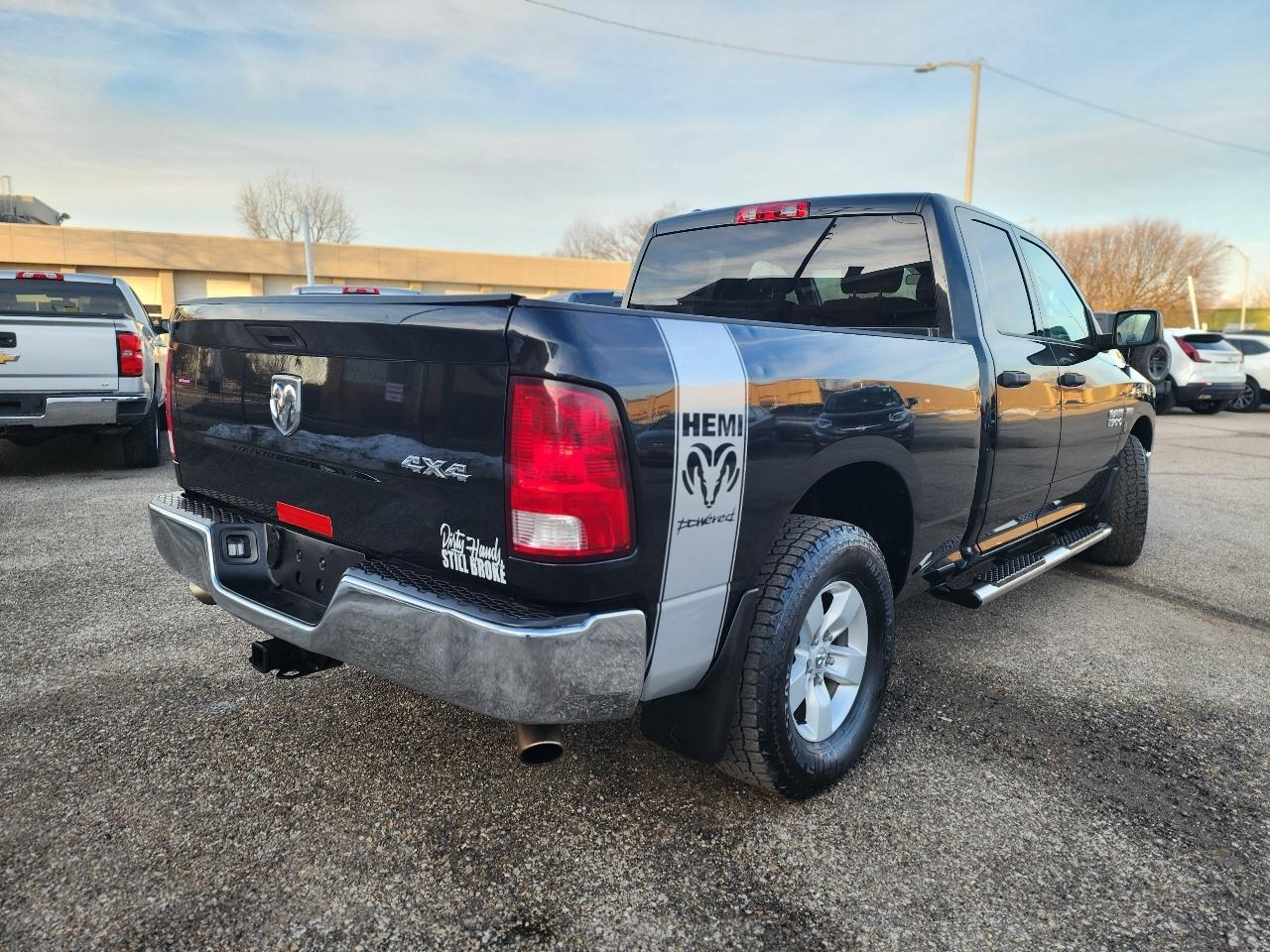 RAM 1500 Tradesman Quad Cab 4WD 2016