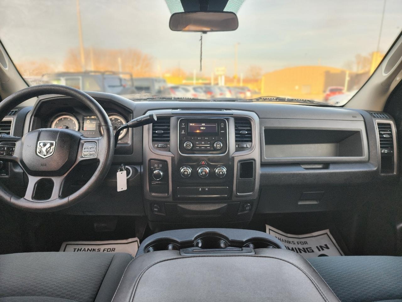 RAM 1500 Tradesman Quad Cab 4WD 2016