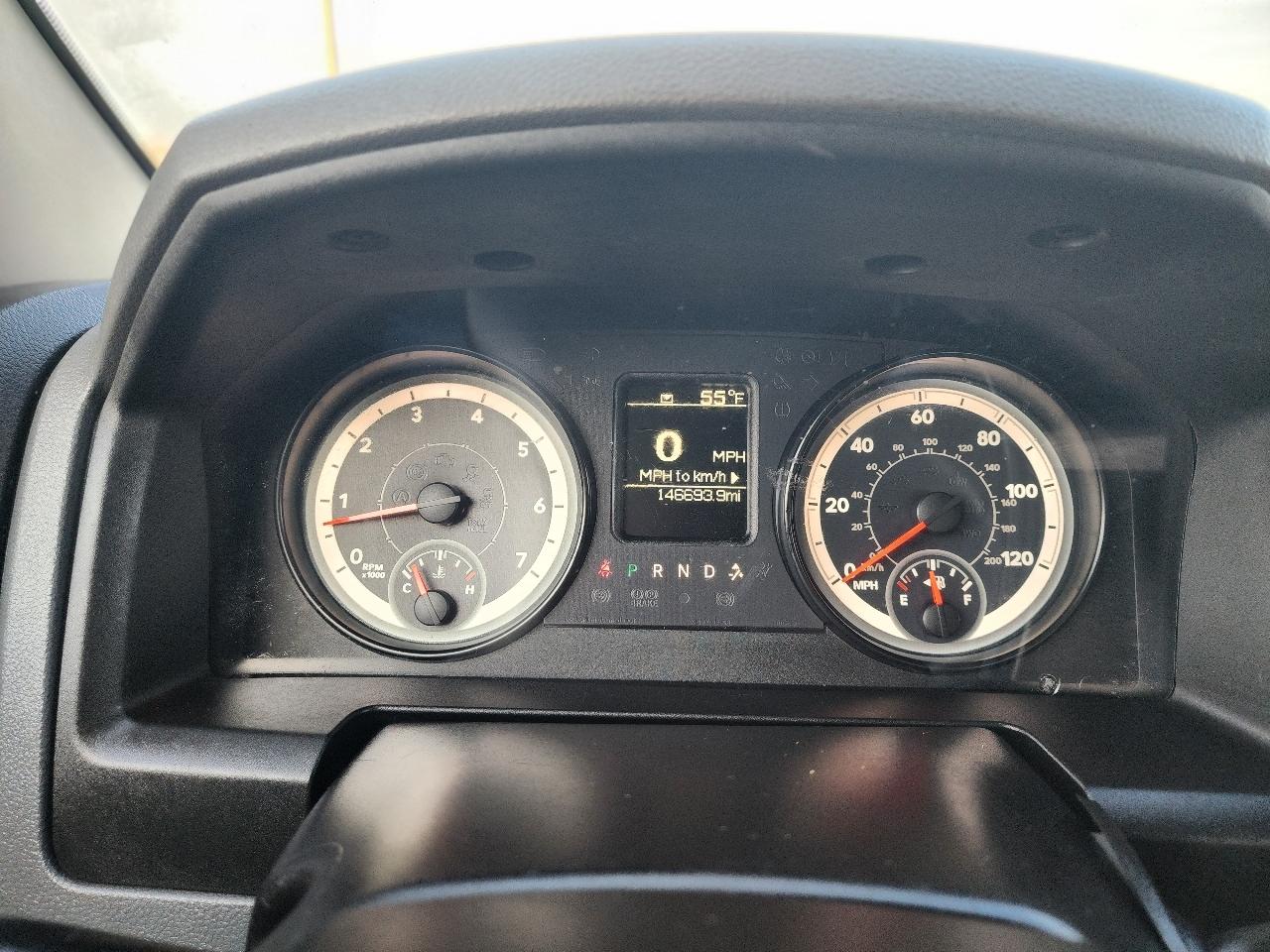 RAM 1500 Tradesman Quad Cab 4WD 2016