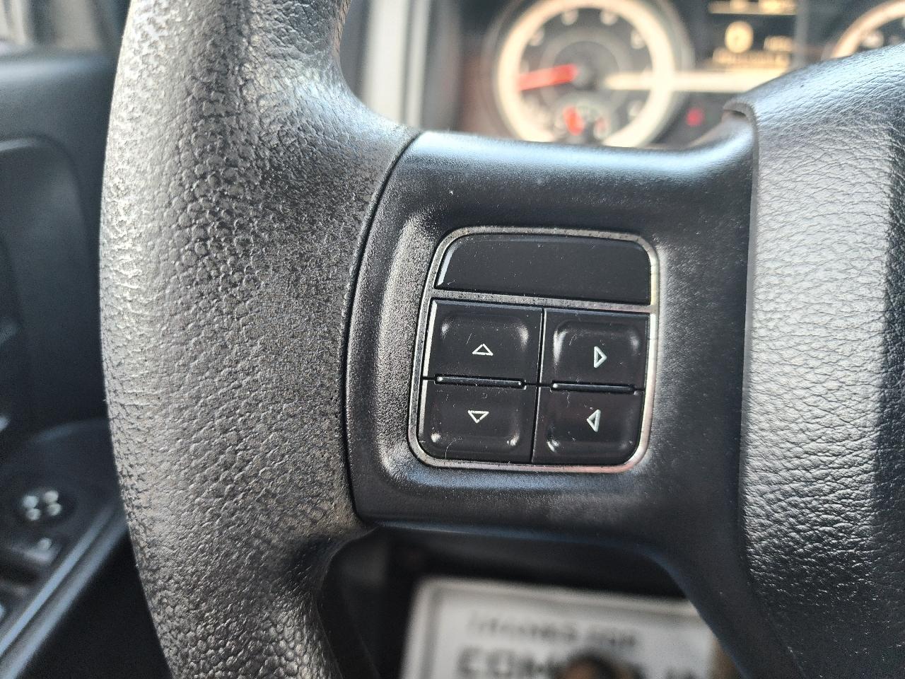 RAM 1500 Tradesman Quad Cab 4WD 2016