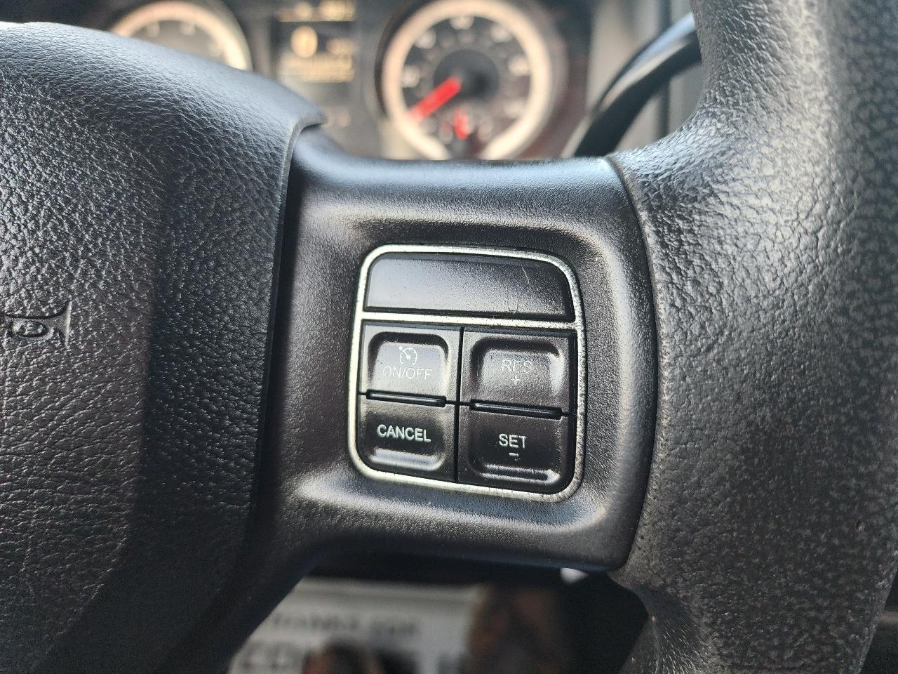 RAM 1500 Tradesman Quad Cab 4WD 2016