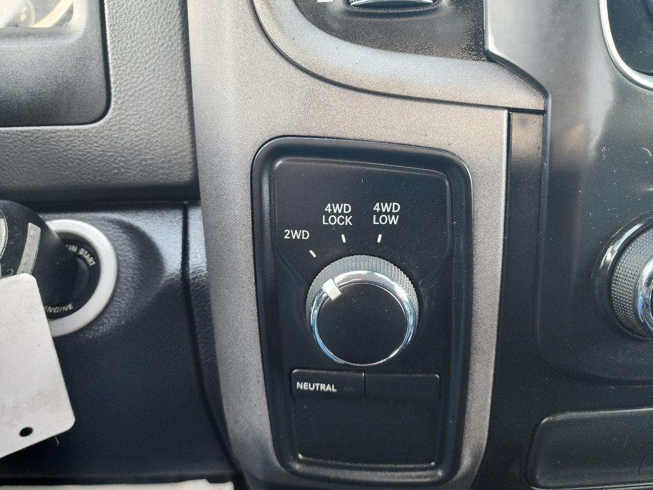 RAM 1500 Tradesman Quad Cab 4WD 2016