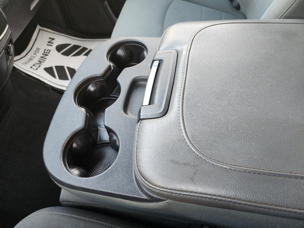 RAM 1500 Tradesman Quad Cab 4WD 2016