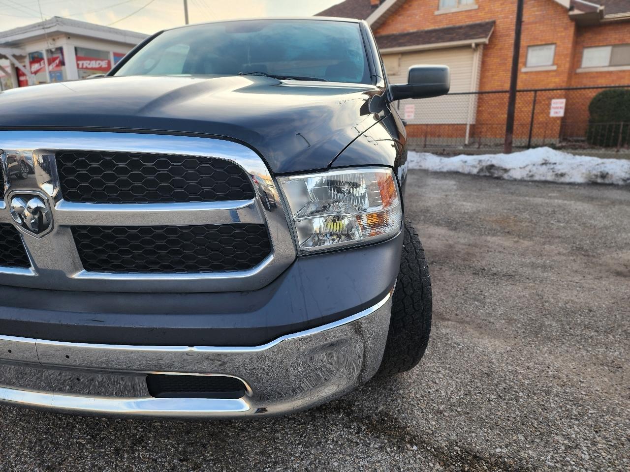 RAM 1500 Tradesman Quad Cab 4WD 2016