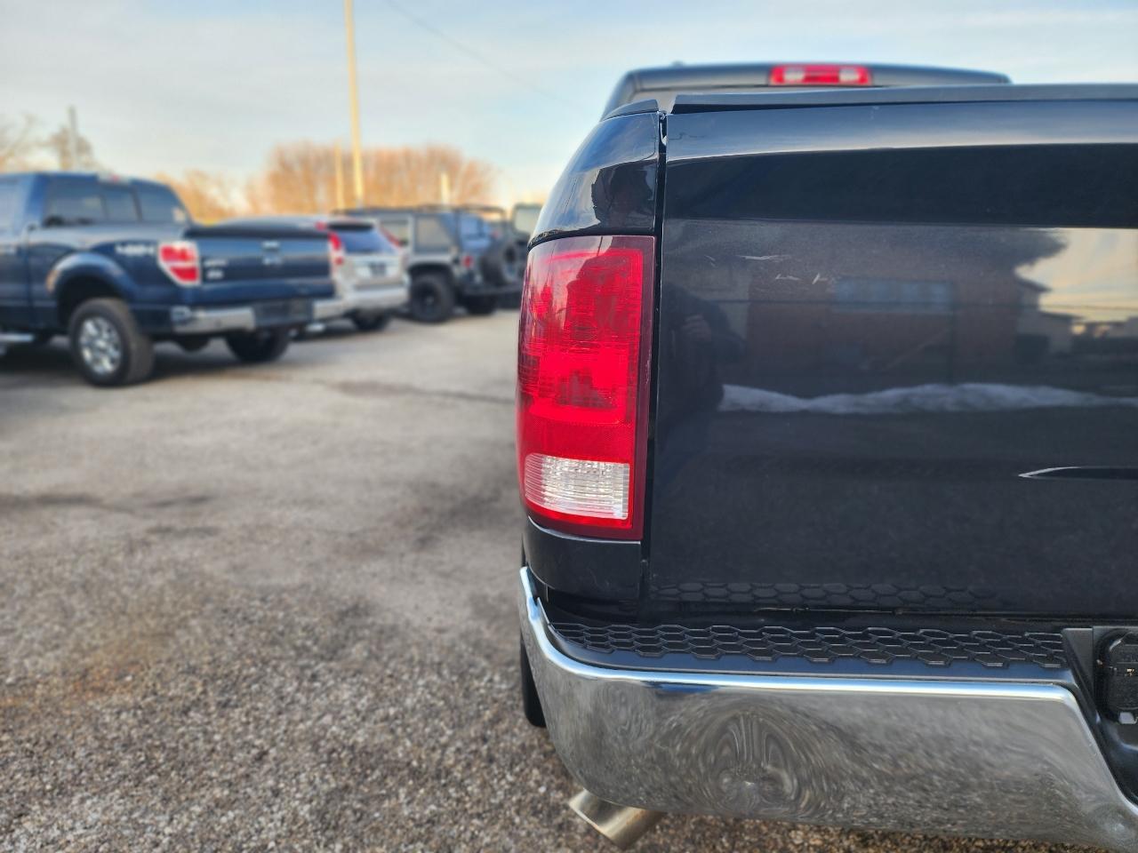 RAM 1500 Tradesman Quad Cab 4WD 2016