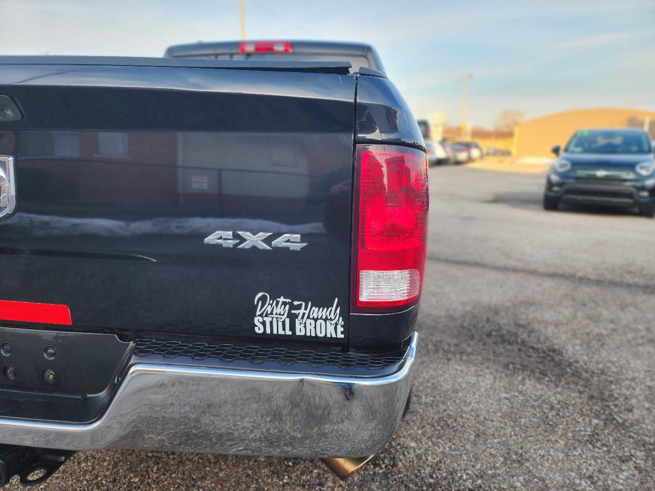 RAM 1500 Tradesman Quad Cab 4WD 2016