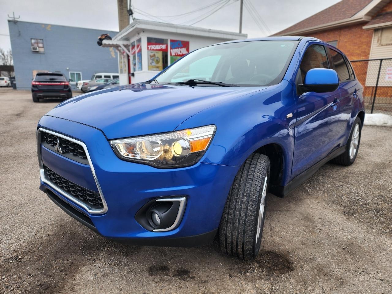 Mitsubishi Outlander Sport ES 2WD 2015