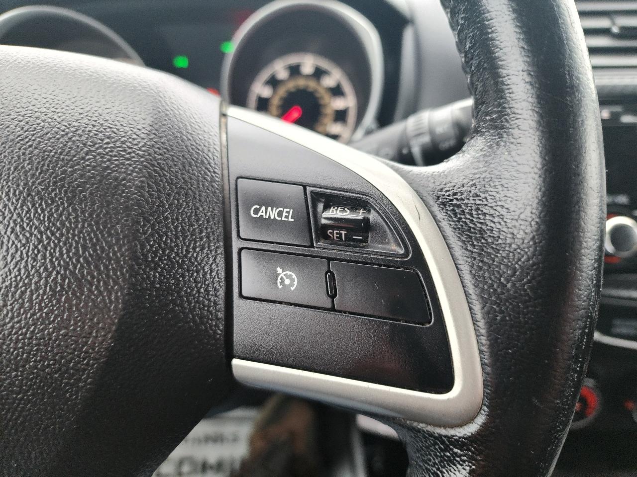 Mitsubishi Outlander Sport ES 2WD 2015