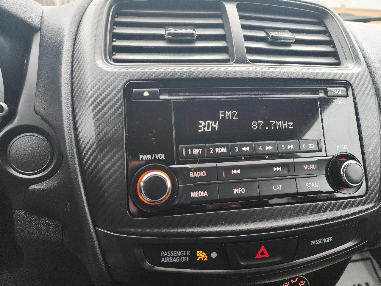 Mitsubishi Outlander Sport ES 2WD 2015