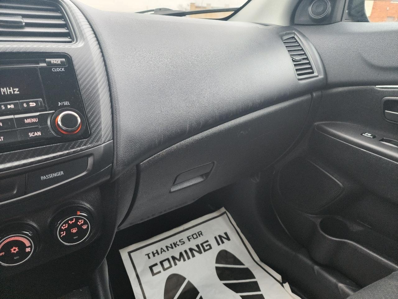 Mitsubishi Outlander Sport ES 2WD 2015