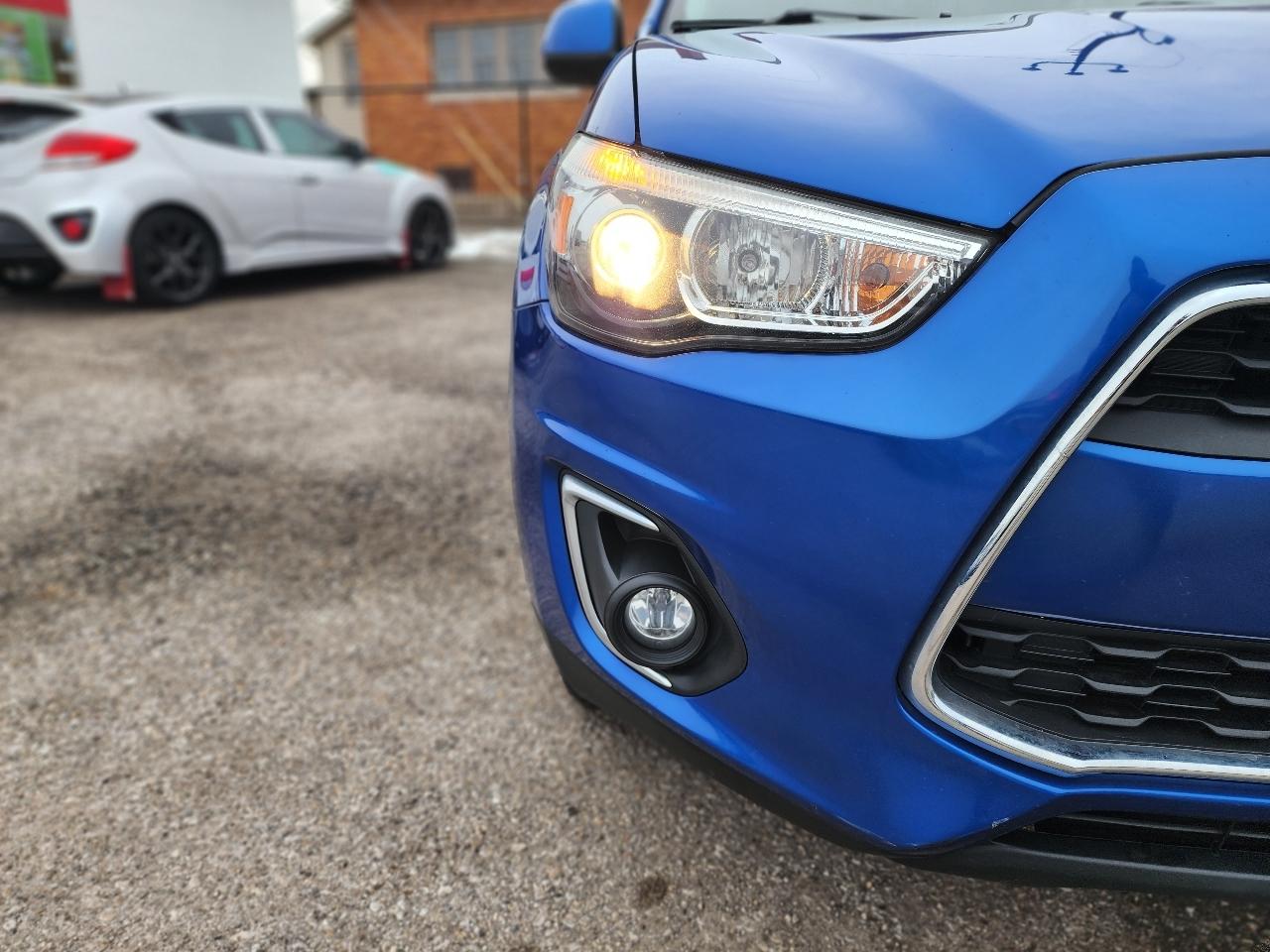 Mitsubishi Outlander Sport ES 2WD 2015