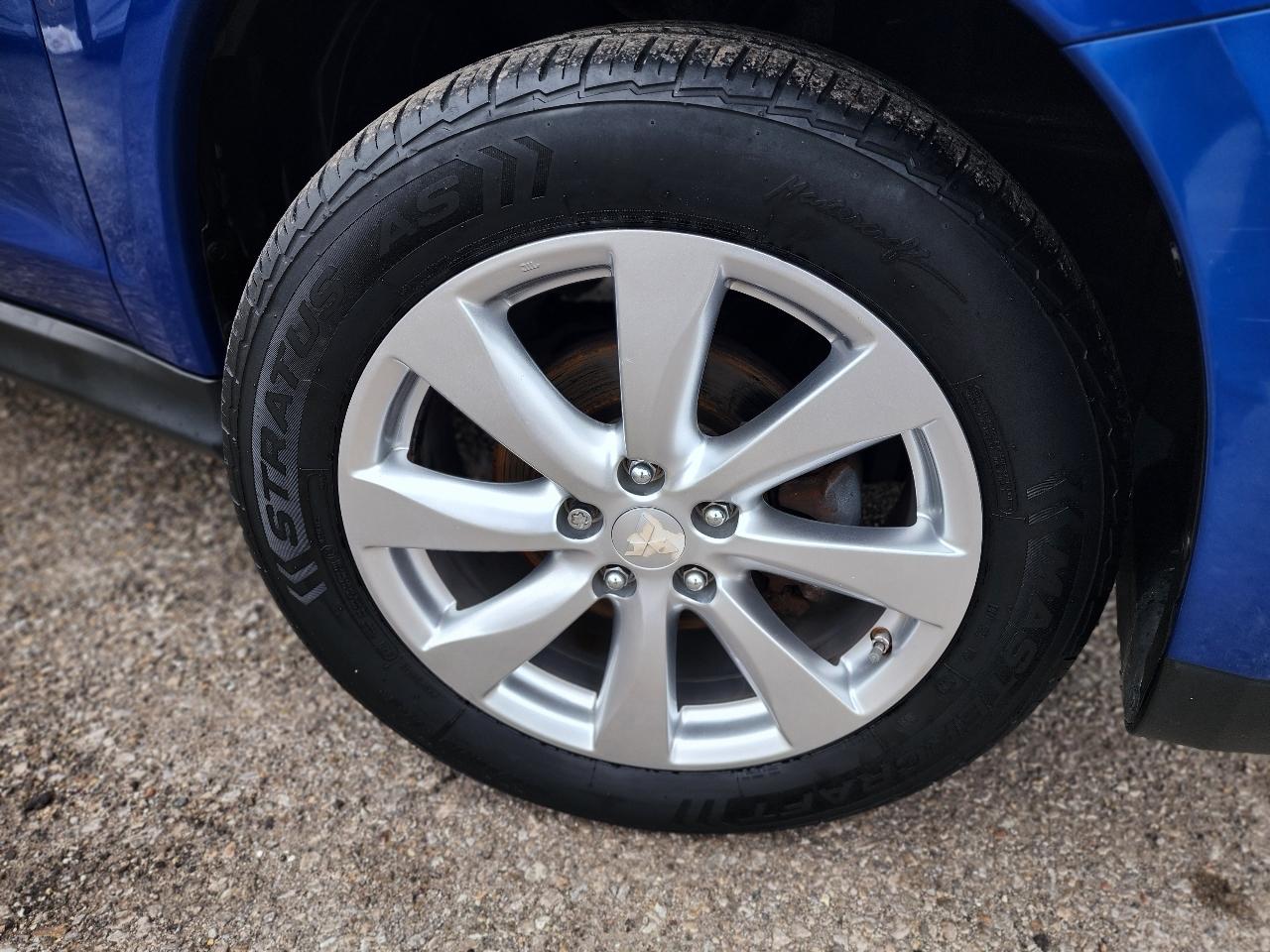 Mitsubishi Outlander Sport ES 2WD 2015