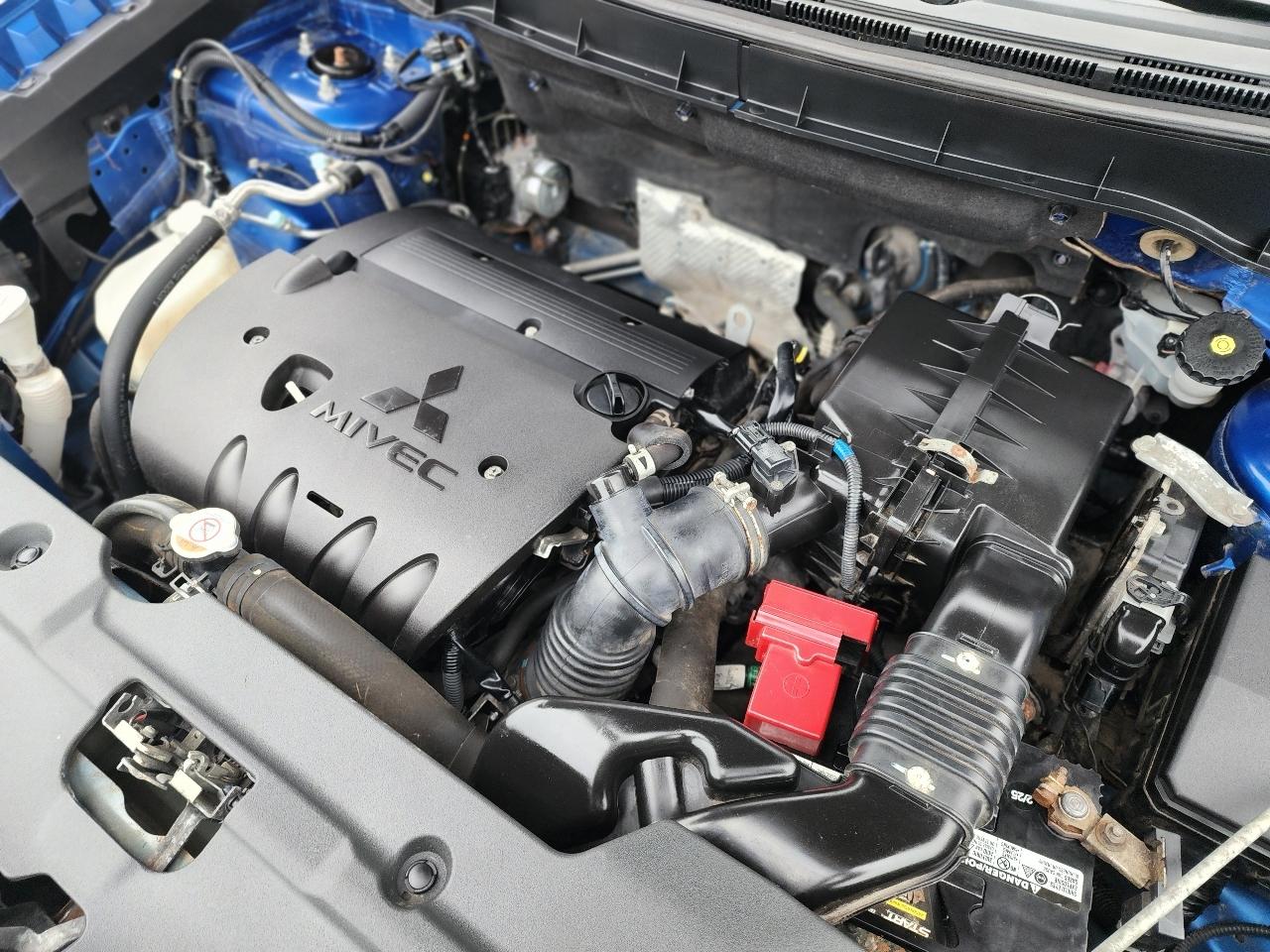 Mitsubishi Outlander Sport ES 2WD 2015