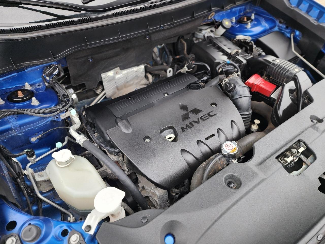 Mitsubishi Outlander Sport ES 2WD 2015