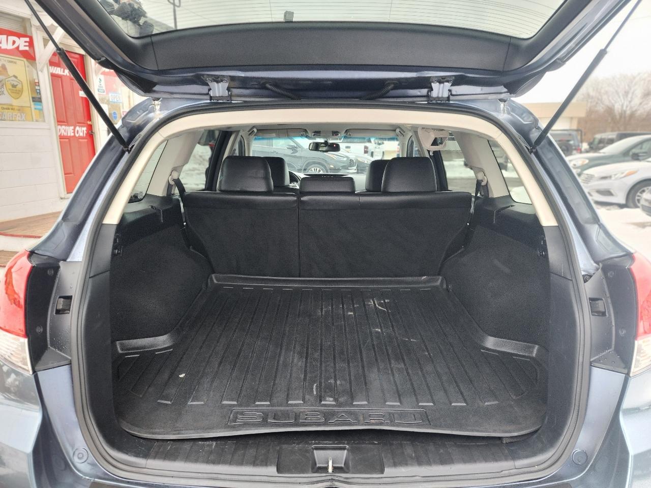 Subaru Outback 2.5i Limited 2014