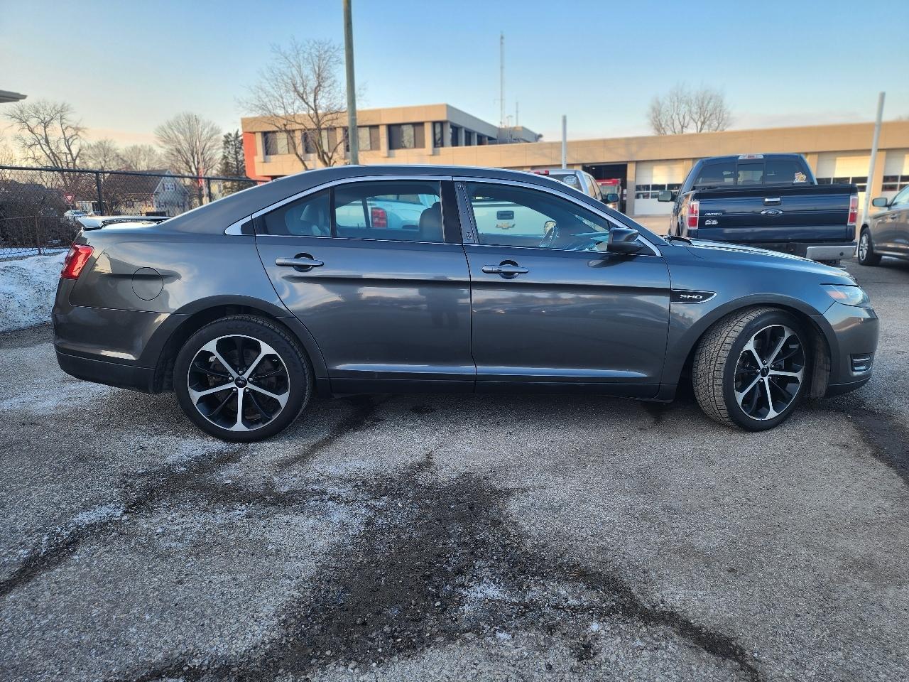 Ford Taurus SHO AWD 2016