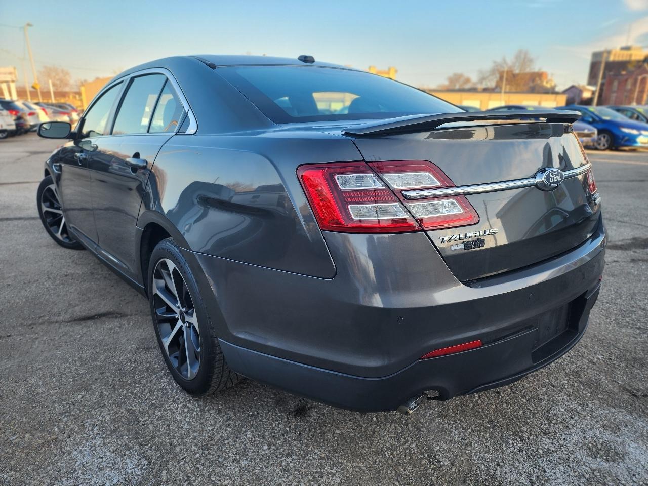 Ford Taurus SHO AWD 2016